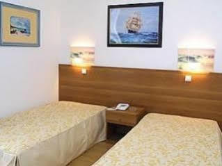Residencial Queimada De Baixo 4*